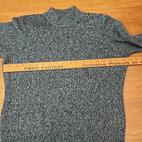 Marled Soft Heather Gray Turtleneck Sweater, Balloon Sleeves, Super Soft, Size M - Picture 10 of 13